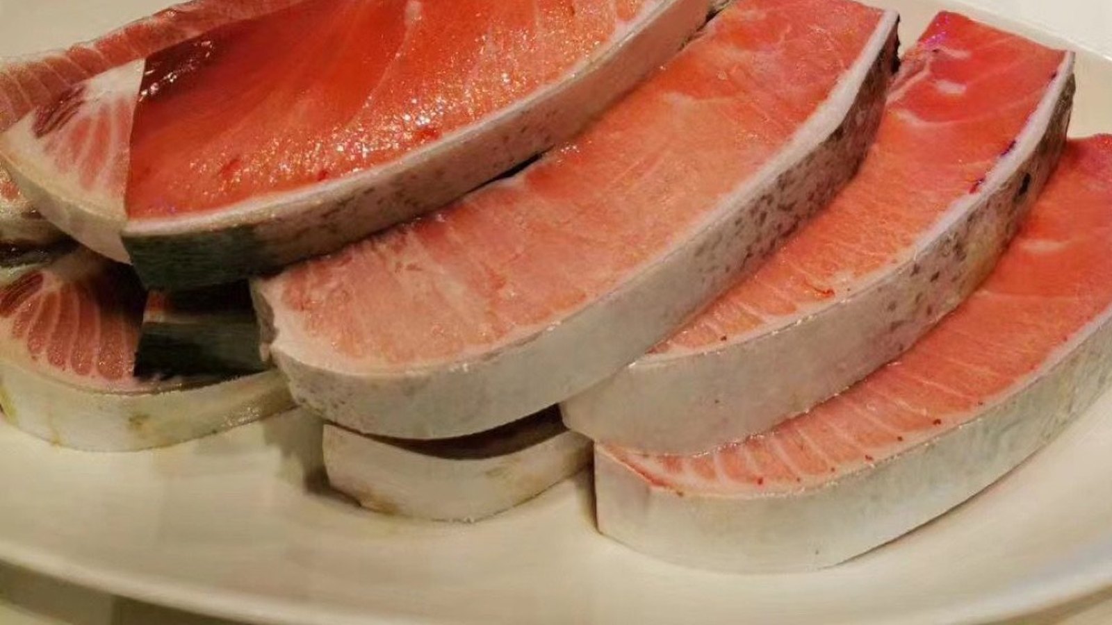 蓝鳍金枪鱼腹肉切片